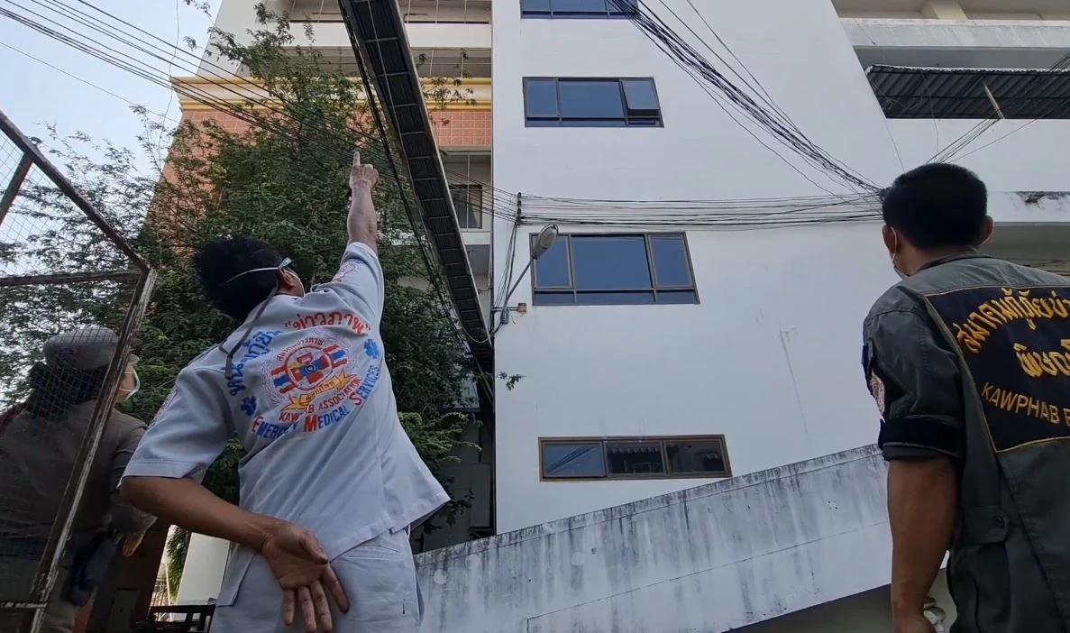 พบร่างหนุ่มสักอักษรโรมัน ดับปริศนาในวิทยาลัยชื่อดัง จ.พิษณุโลก