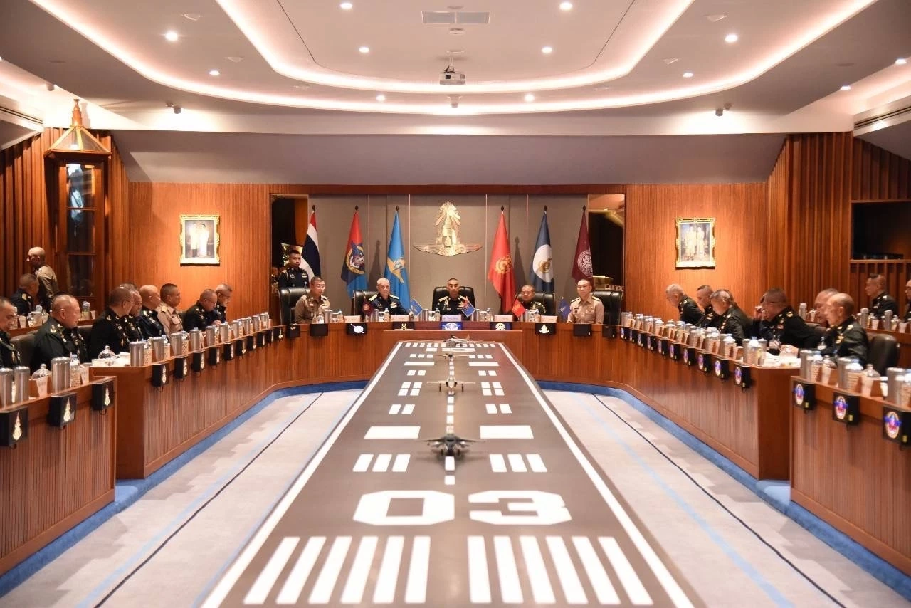 "ผบ.ทสส." นำประชุม "ผบ.เหล่าทัพ" ขอกำลังพลเสียสละ เพื่อประโยชน์ชาติ-ปชช.