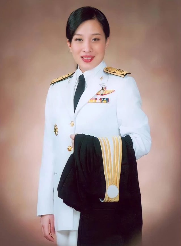 พระประวัติ สมเด็จเจ้าฟ้าฯ กรมหลวงราชสาริณีสิริพัชร มหาวัชรราชธิดา