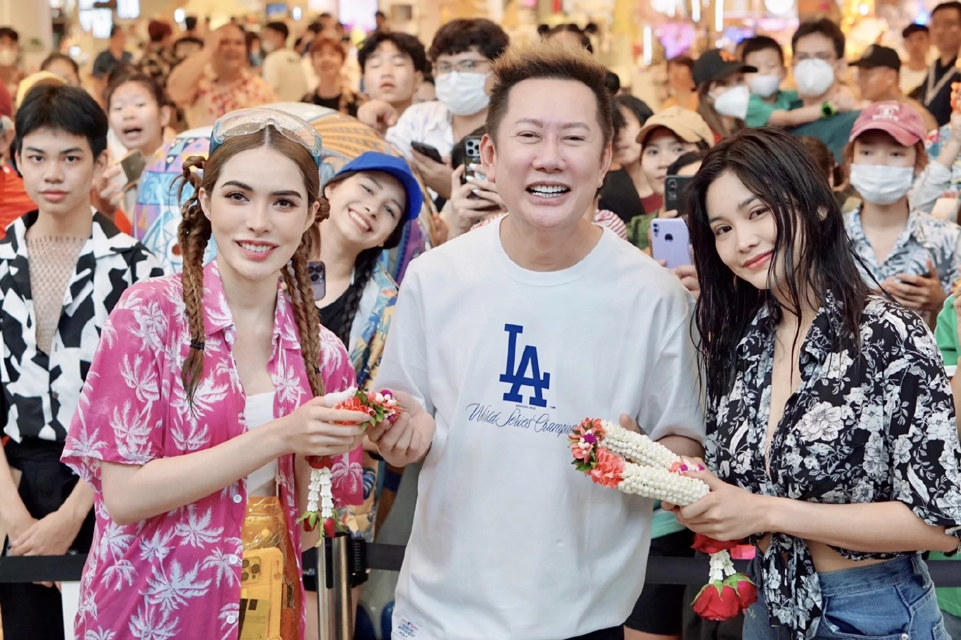 ณวัฒน์ อิสรไกรศีล , อิงฟ้า วราหะ , ชาล็อต ออสติน 