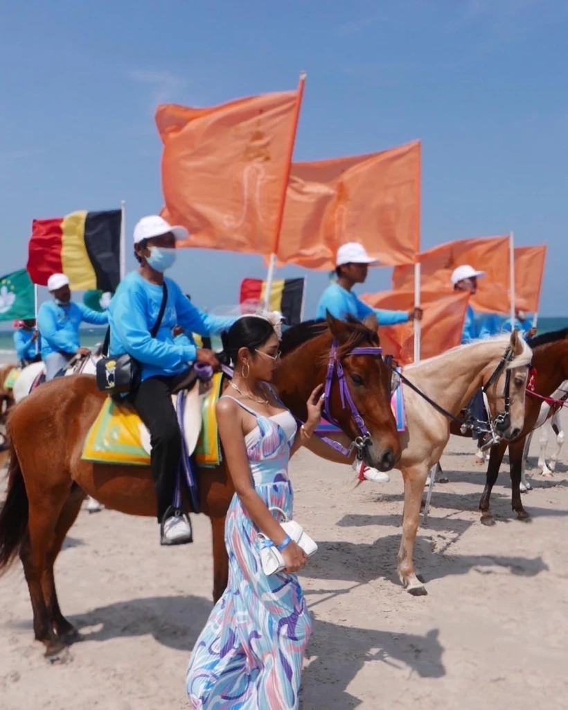 การแข่งขันขี่ม้าโปโลการกุศล “บีช โปโล 2023” เหล่าเซเลบริตี้ ร่วมงานคับคั่ง