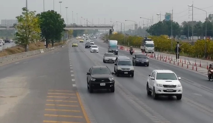 เริ่มแล้ว มหกรรมเดินทางกลับกรุง ถนนสายหลักปริมาณรถเพิ่มมากขึ้น