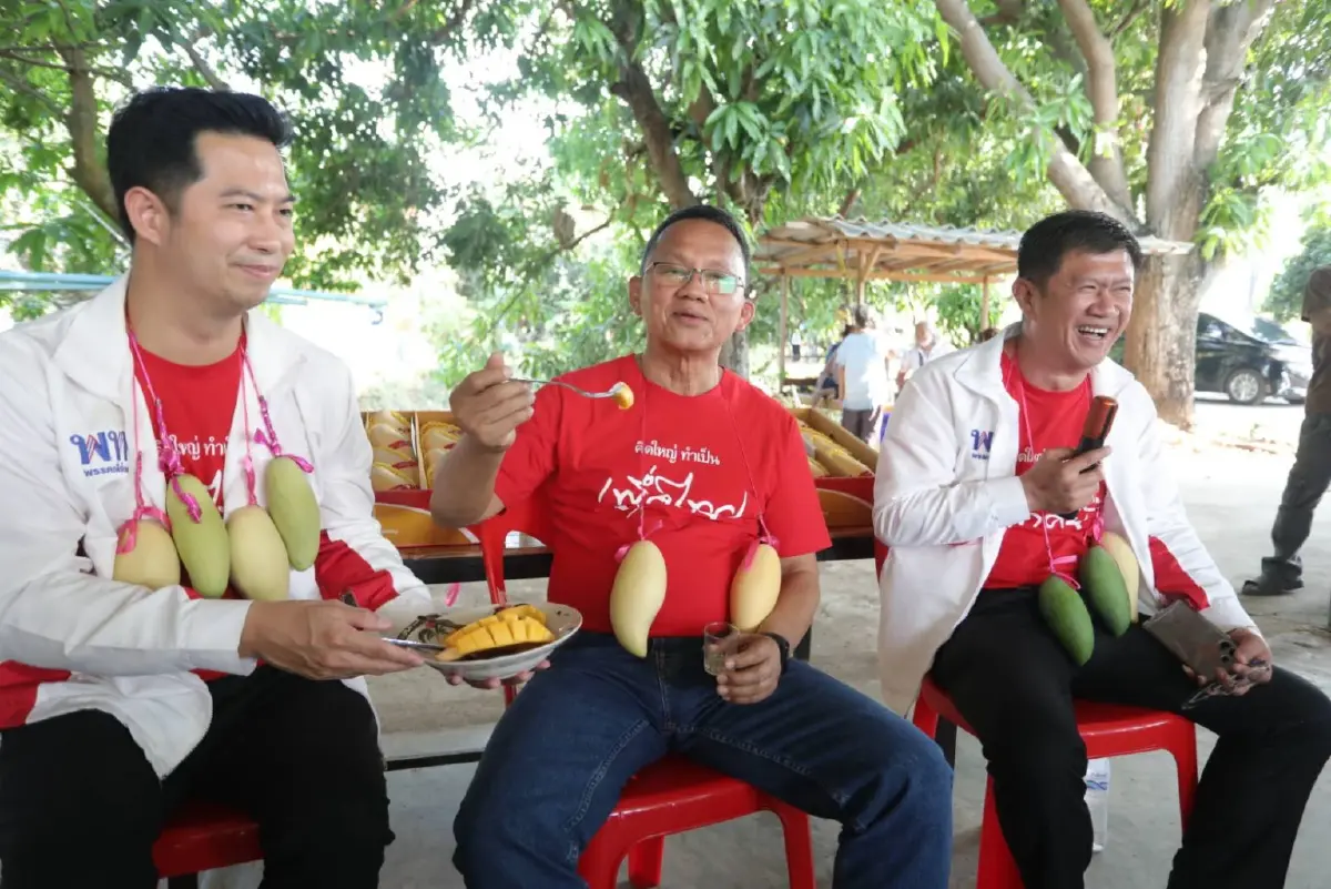 "สมศักดิ์" รับฟังปัญหาชาวสวนพิษณุโลก หลังราคามะม่วงตกต่ำ-ไร้คนช่วยส่งออก