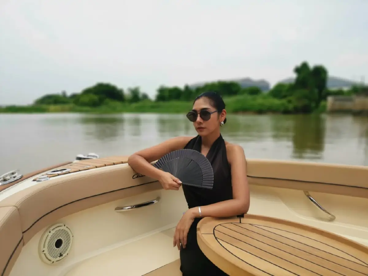 ล่องเรือลักชัวรี่ ‘คริส-คราฟท์’ ที่แลนด์มาร์คแห่งใหม่ ริเวอร์เดล มารีน่า