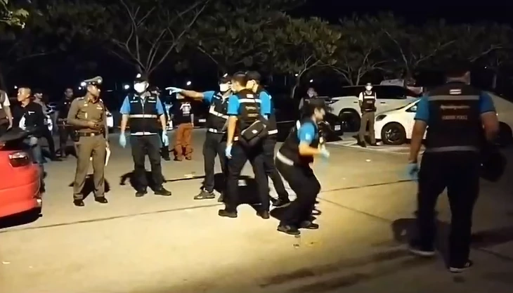 ด่วน! โจ๋สุราษฎร์ธานี "รัวยิง" คู่อริกลางงานแต่ง ดับ 2 เจ็บ 2