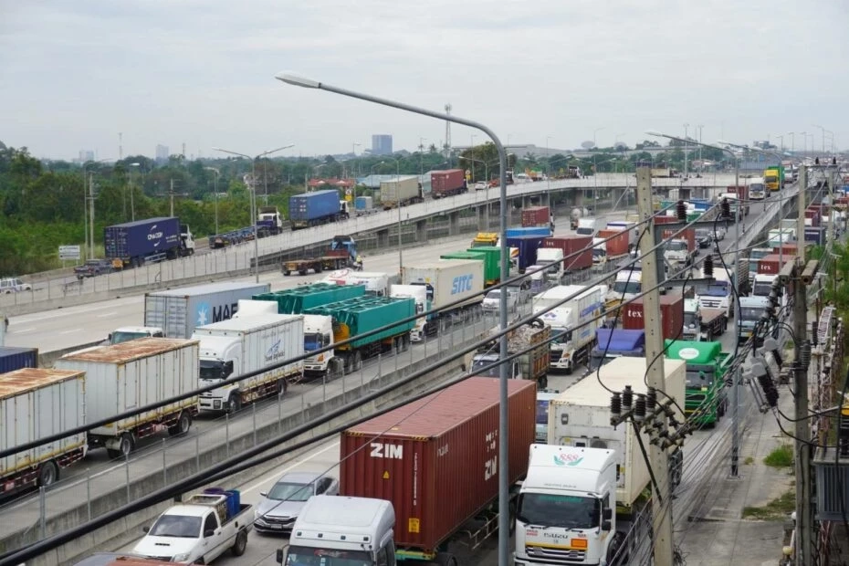 ราชกิจจาฯ ประกาศห้ามรถบรรทุก 10 ล้อขึ้นไป เดินรถถนนบางสายช่วงสงกรานต์