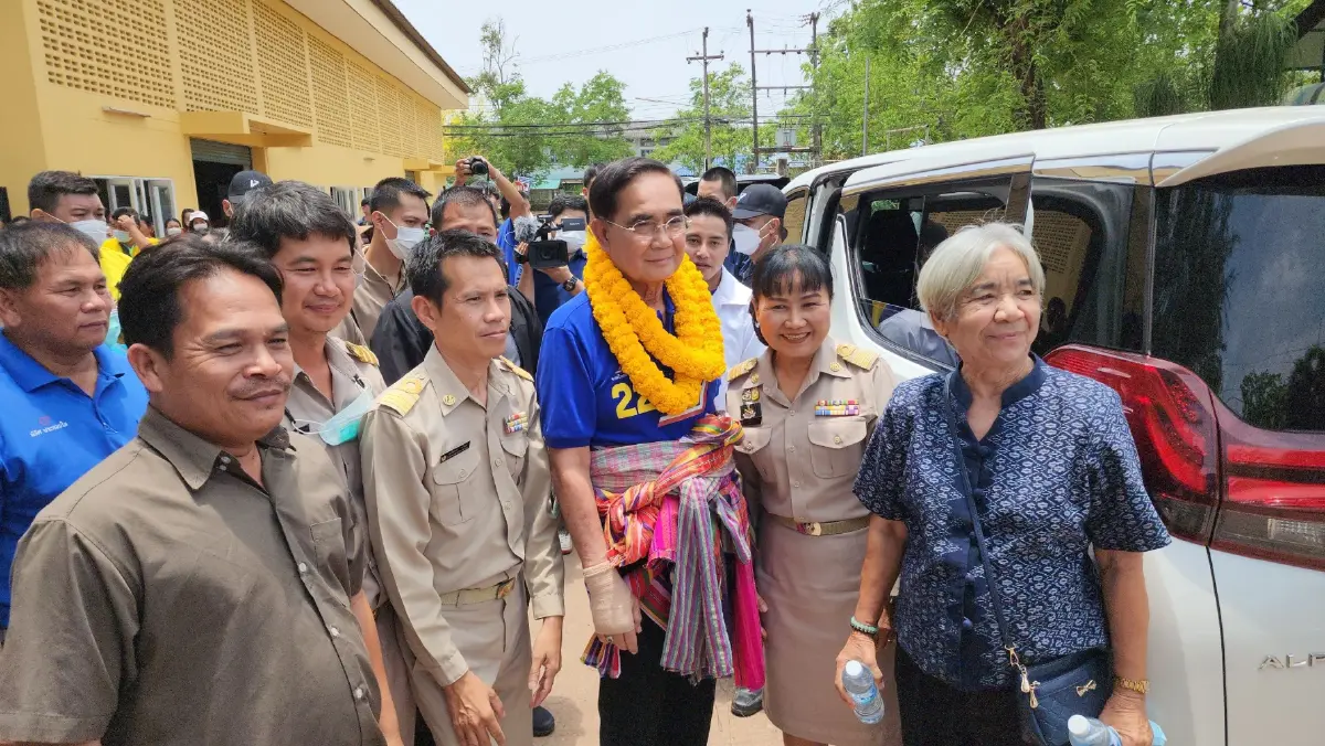 "บิ๊กตู่" อ้อนชาวอุดรฯ อยู่ต่ออีก 2 ปี ขอสานต่องานที่ยังค้างอยู่