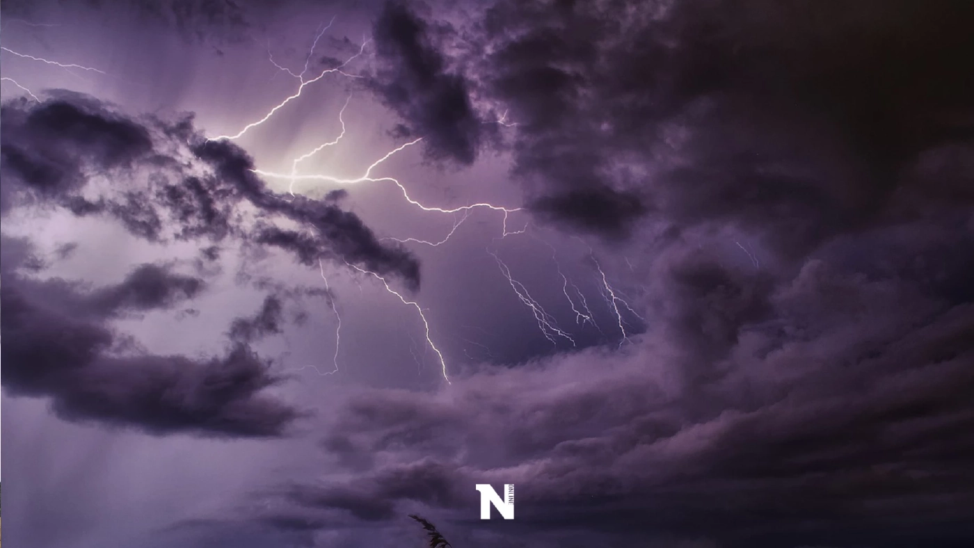 พยากรณ์อากาศ กรมอุตุฯเตือนล่วงหน้า พื้นที่"พายุฤดูร้อน"ถล่ม ลมกระโชกแรง