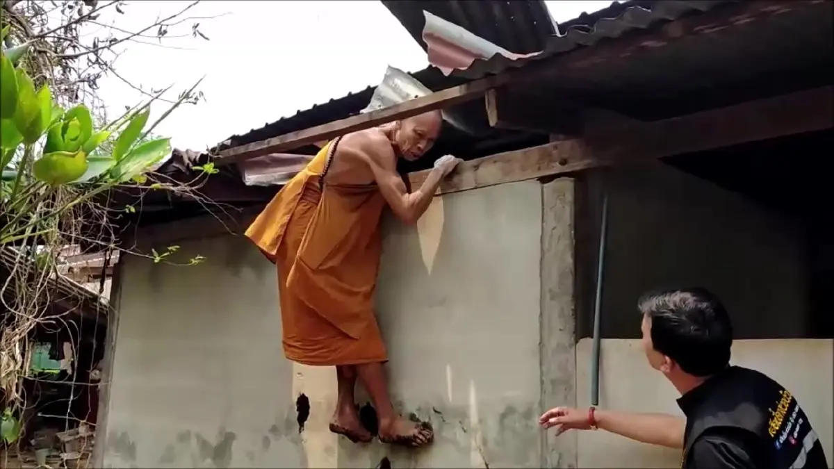 หลวงตาเปิดใจ วินาทีฝ่ากองเพลิงช่วย 2 เด็กชาย จากเหตุไฟไหม้บ้าน