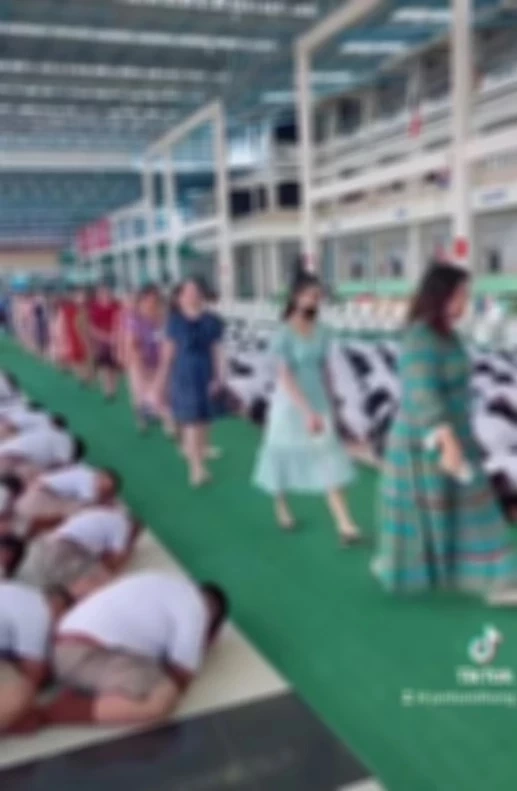 ผู้จัดการโรงเรียนดัง แจงชัด ปมดรามางานปัจฉิมนิเทศ ให้นักเรียนก้มกราบคุณครู