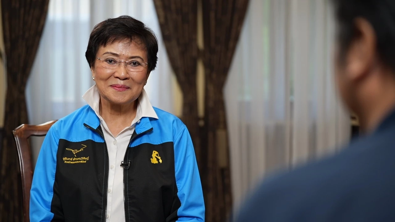 คุณหญิงกัลยา  โสภณพนิช  รมช.ศึกษาธิการ และรองหัวหน้าพรรคประชาธิปัตย์ดูแลพื้นที่อีสาน