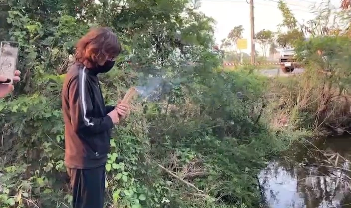 พ่อ นศ.สาวชาวจีน ทำพิธีเชิญวิญญาณลูกกลับบ้าน