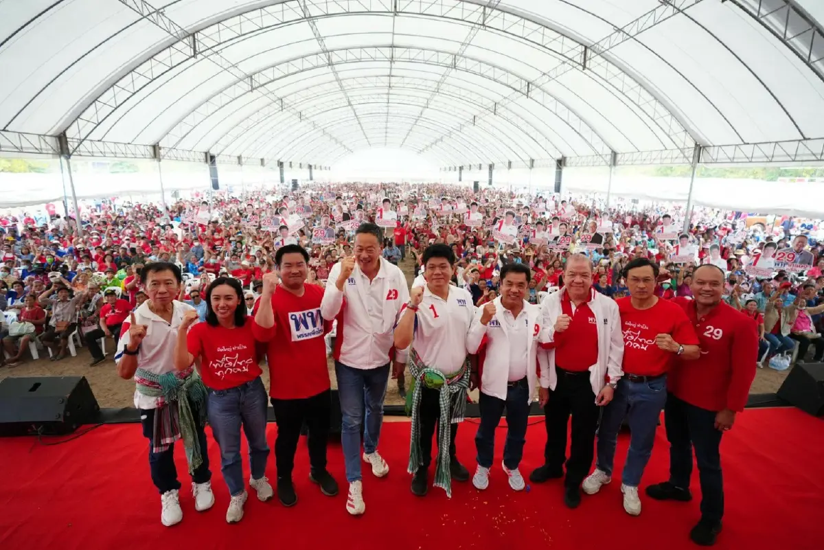 "เศรษฐา" กร้าวหมดเวลารัฐบาลปัจจุบัน ทีมเพื่อไทยขออาสาเป็นรัฐบาลแทน