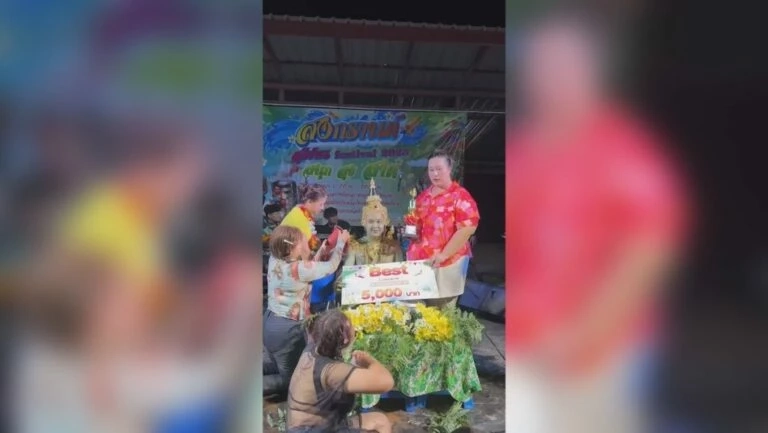 "มินิอาย ตันจัง" ขอโทษแทนลูกน้อง แต่งเลียนแบบ "พระแก้วมรกต"