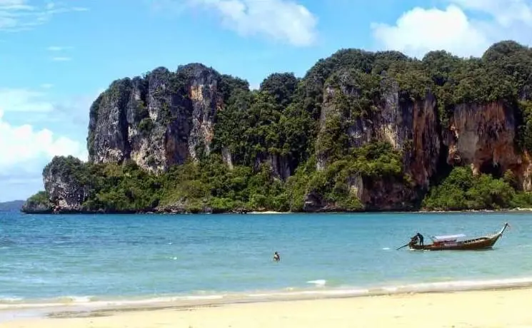 หาดไร่เลย์ จ.กระบี่