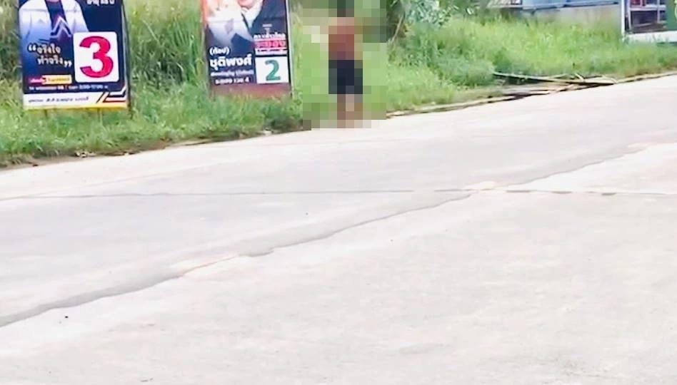 ป้าขายผักลมแทบจับ เจอชายดมกาวแก้ผ้า สไลด์หนอนโชว์ หวั่นอันตราย