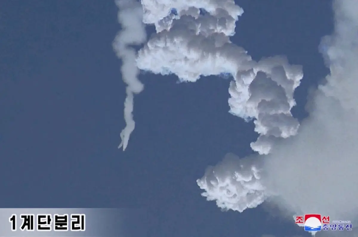 เกาหลีเหนืออวดขีปนาวุธ ICBM รุ่นใหม่ เกาหลีใต้ลั่นปลดนิวเคลียร์ฝ่ายเหนือ
