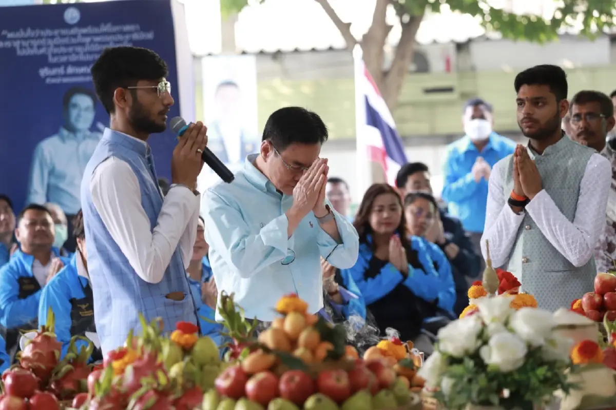 "ปชป." ทำบุญก้าวเข้าสู่ปีที่ 78 "จุรินทร์" ลั่นพร้อมรับใช้ปชช.แบบยั่งยืน