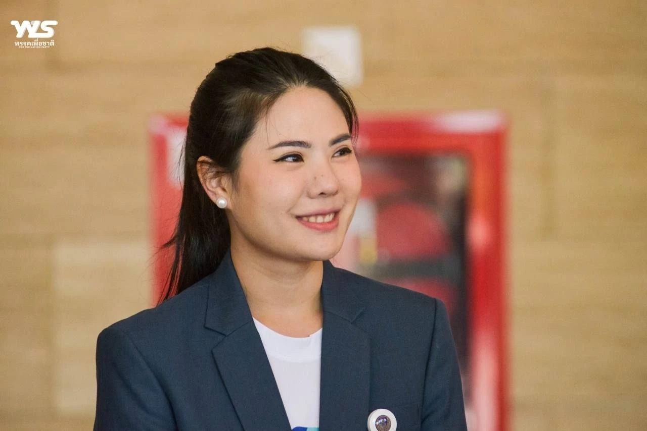 เปิดตัว"พลอยนภัส"รองหัวหน้าพรรคเพื่อชาติ พร้อมนโยบาย"คนไทย2ภาษา"