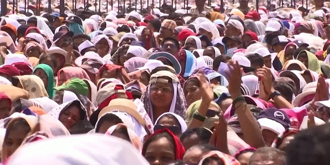 “ฮีทสโตรก” คร่าชีวิต 11 ราย ที่ร่วมงานกลางแจ้งในอินเดีย