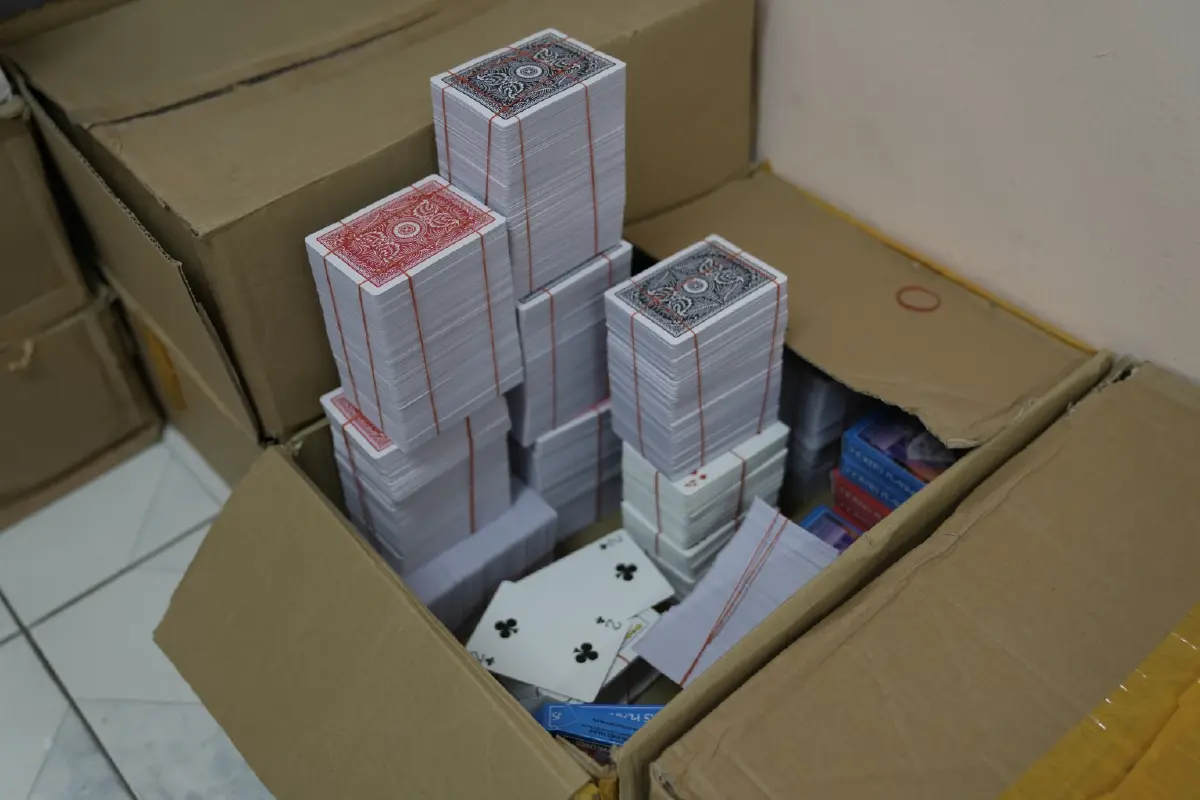 ปอท.บุกทลาย 2 เครือข่าย ไลฟ์สดเล่นพนันออนไลน์ อึ้ง! เงินหมุนเวียน 600 ล้าน