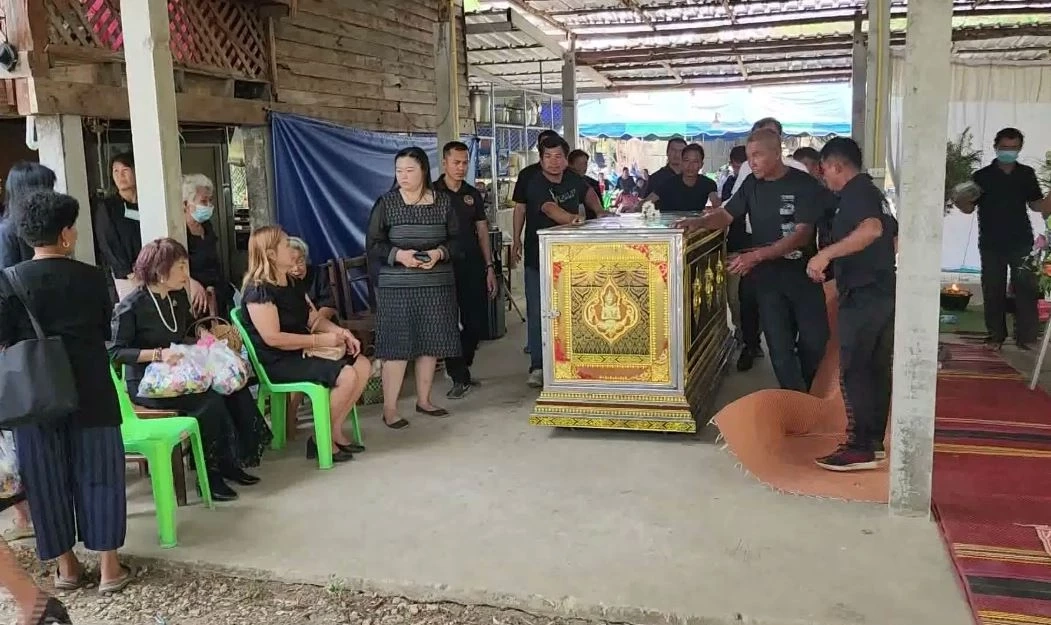 น้ำตาท่วมวัด! เผาแล้ว "อิงดาว ดุจดาริกา" นางเอกหมอลำเสียงวิหค