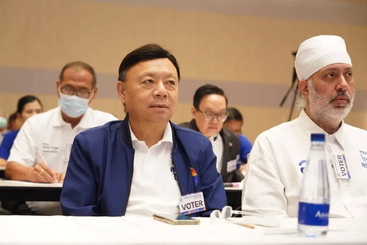  ฐากร ตัณฑสิทธิ์ อดีตเลขาธิการ กสทช.  สมาชิกไทยสร้างไทย ได้รับการจัดลำดับบัญชีรายชื่อลำดับสอง 