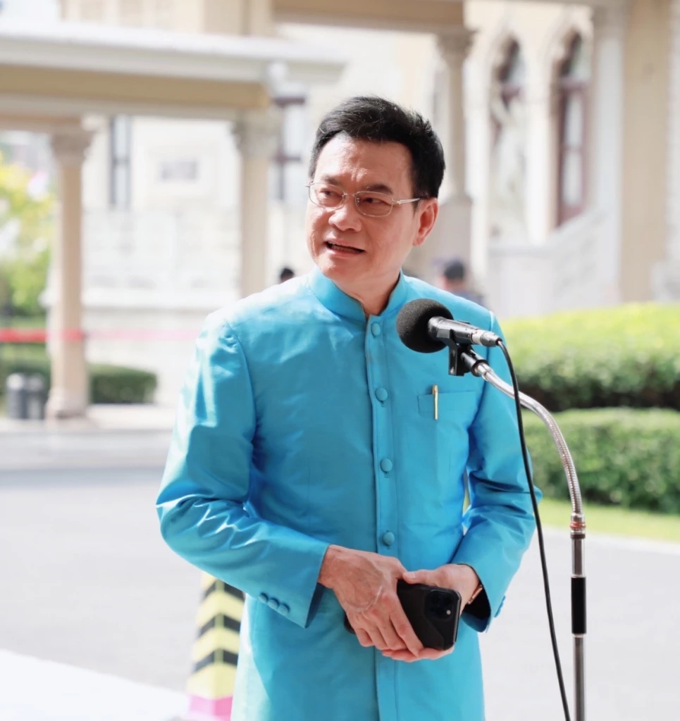 จุรินทร์ ลักษณวิศิษฏ์ หัวหน้าพรรคประชาธิปัตย์ 