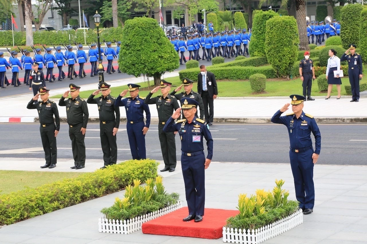 "ผบ.ทสส." นำประชุม "ผบ.เหล่าทัพ" ขอกำลังพลเสียสละ เพื่อประโยชน์ชาติ-ปชช.