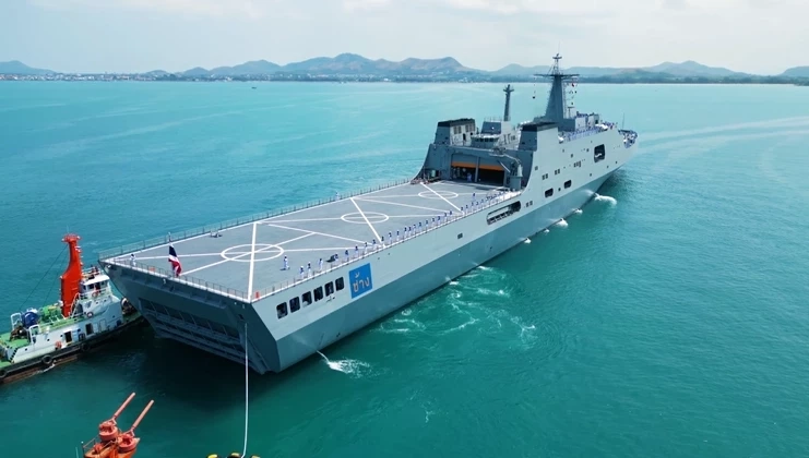 ถึงไทยแล้ว "เรือหลวงช้าง 792" เรือยกพลขึ้นบกขนาดใหญ่ลำใหม่ ราชนาวีไทย