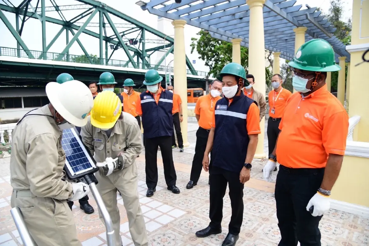 MEA ติดตั้งโคมไฟฟ้าส่องสว่าง LED โซลาร์เซลล์ บริเวณท่าเรือสาธารณะแม่น้ำเจ้าพระยา 82 แห่ง
