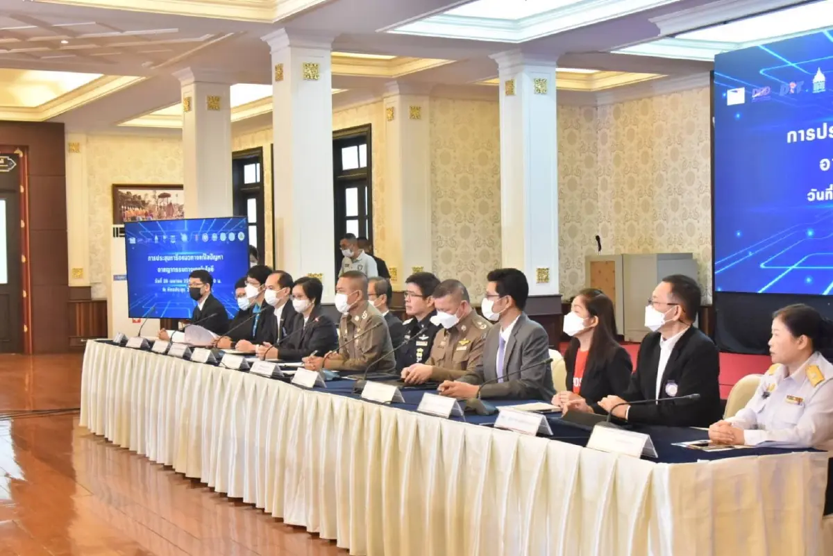 ตร.จับมือหน่วยงานรัฐ เตือนภัยคอลเซ็นเตอร์ ลวงประชาชน เสียหาย 400 ล้าน