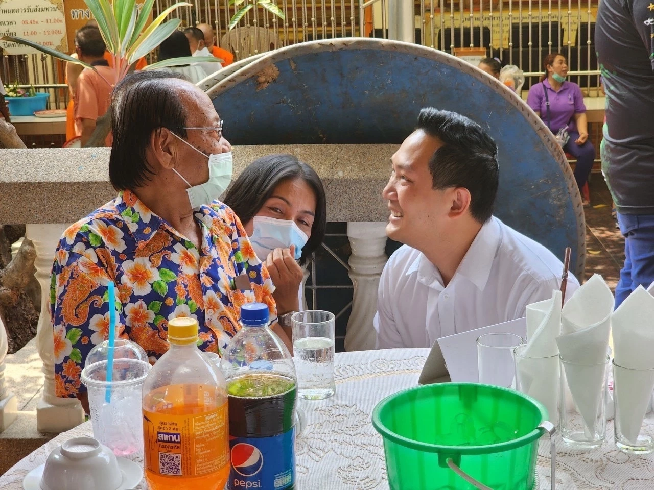 "จารุพล" นำผู้สมัครส.ส. กทม. พรรคเพื่อชาติ บุกวังทองหลางลุยหาเสียง