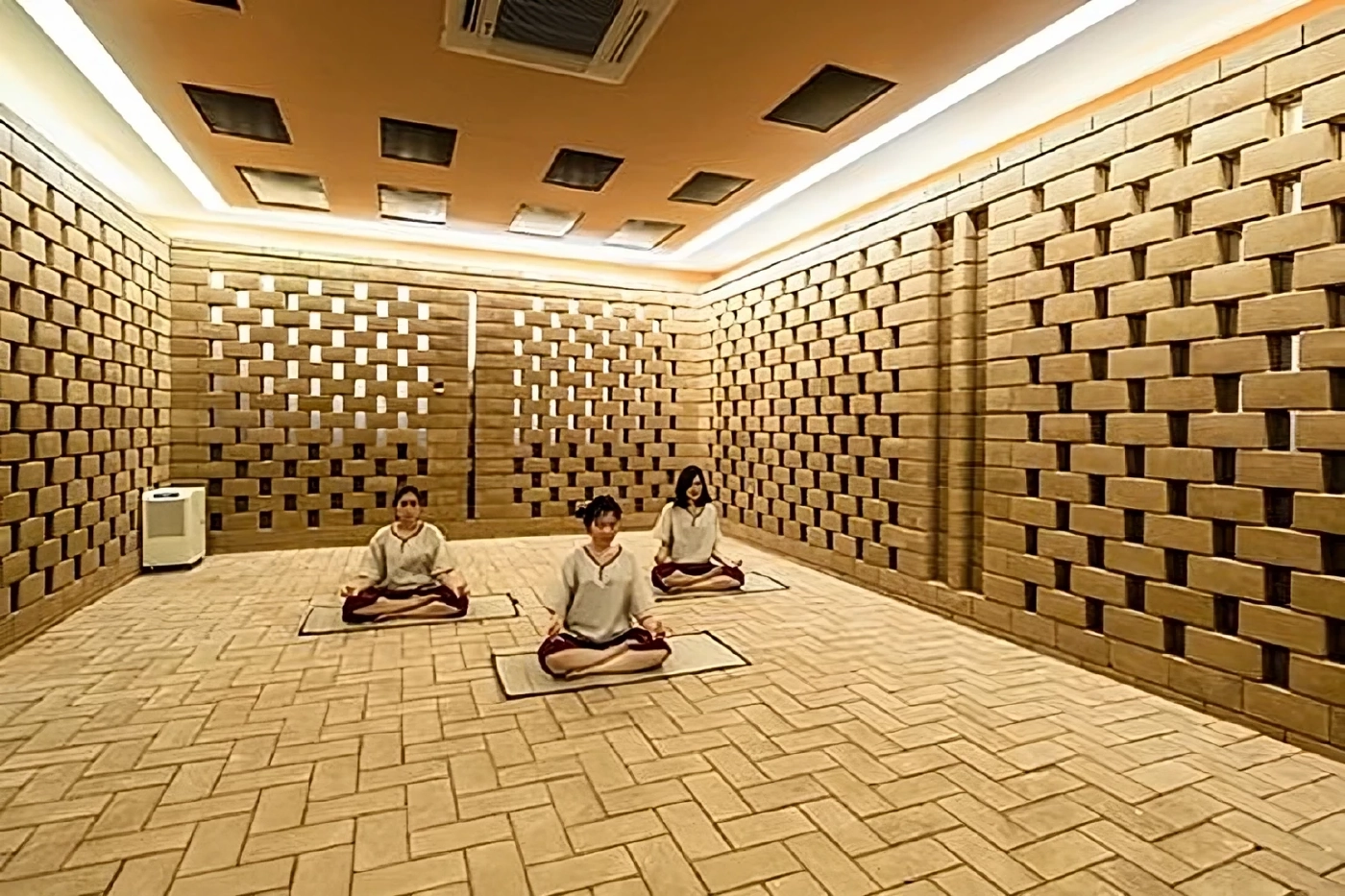 8 ศาสตร์บำบัดเพื่อการปรนนิบัติร่างกายจากความเหนื่อยล้าสะสม