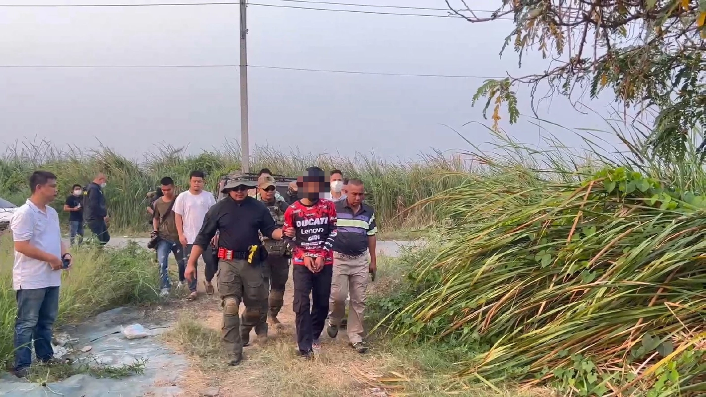 นายนิรันดร์ มือมีดปาดคอสาวใหญ่