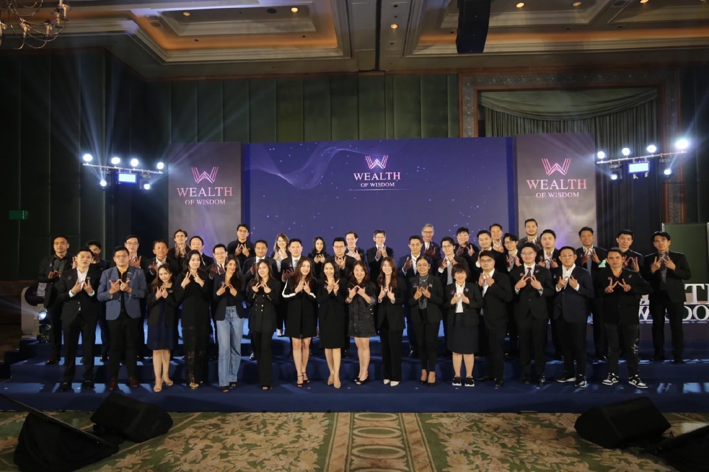 60 แล้วไง “แซม ยุรนันท์” ถ่ายบัตรประชาชนใหม่ ยิ้มร่ารับเบี้ยผู้สูงอายุ