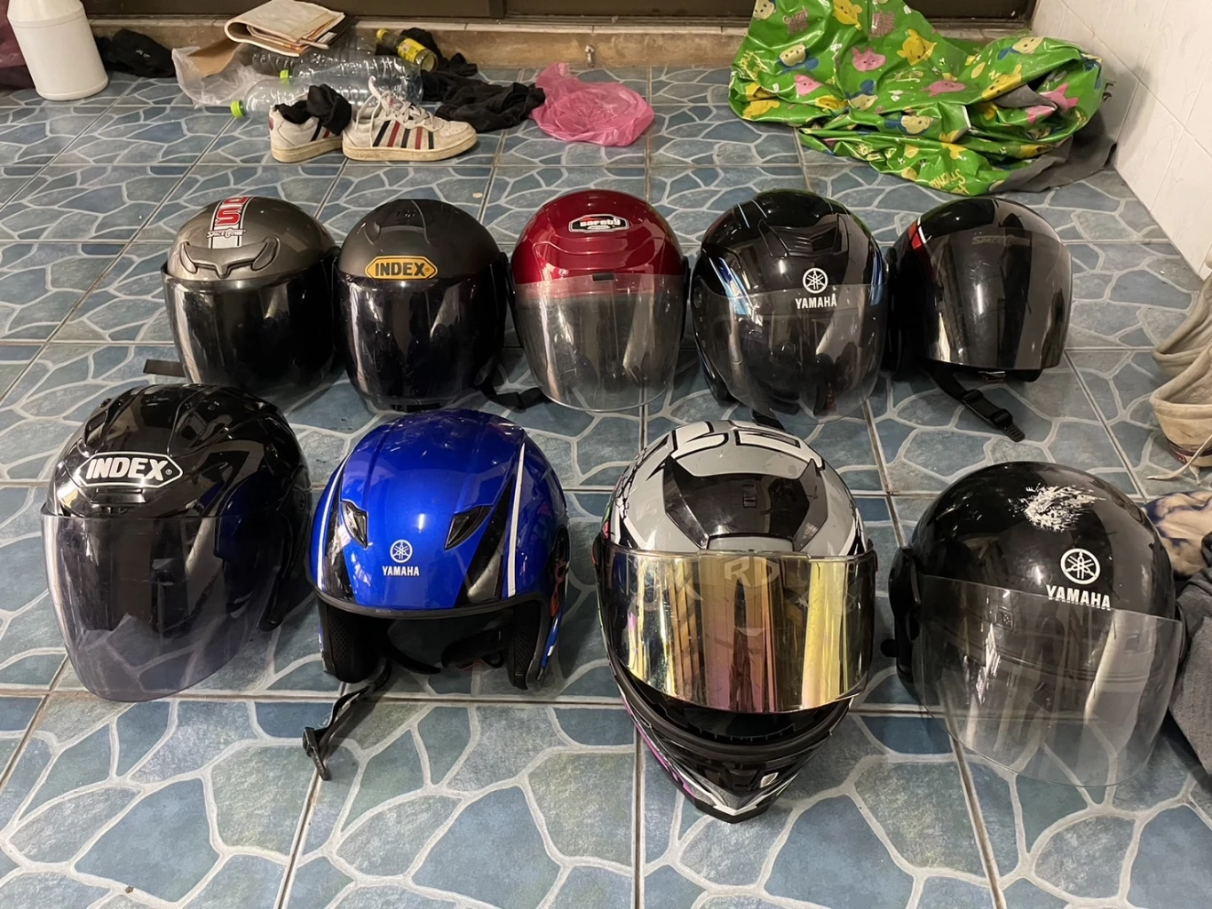 บุกรวบยกแก๊งช่างกล สถาบันดัง ต้องสงสัยยิงนร.คู่อริดับ พร้อมอาวุธเพียบ