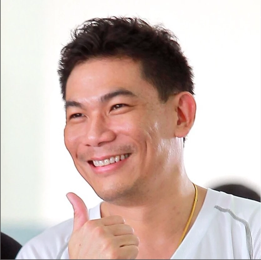 เกร็ดชีวิต‘เอ๋-ชนม์สวัสดิ์ ’คนการเมืองที่ชีวิตผกผันแห่งบ้านใหญ่ม้าทองคำ สมุทรปราการ