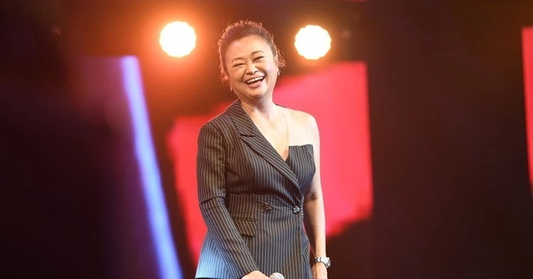 “เจนนิเฟอร์ คิ้ม” ผ่าชีวิตคู่บทแรก ความเจ็บช้ำในอดีต ถูกคนรักทำร้ายร่างกาย