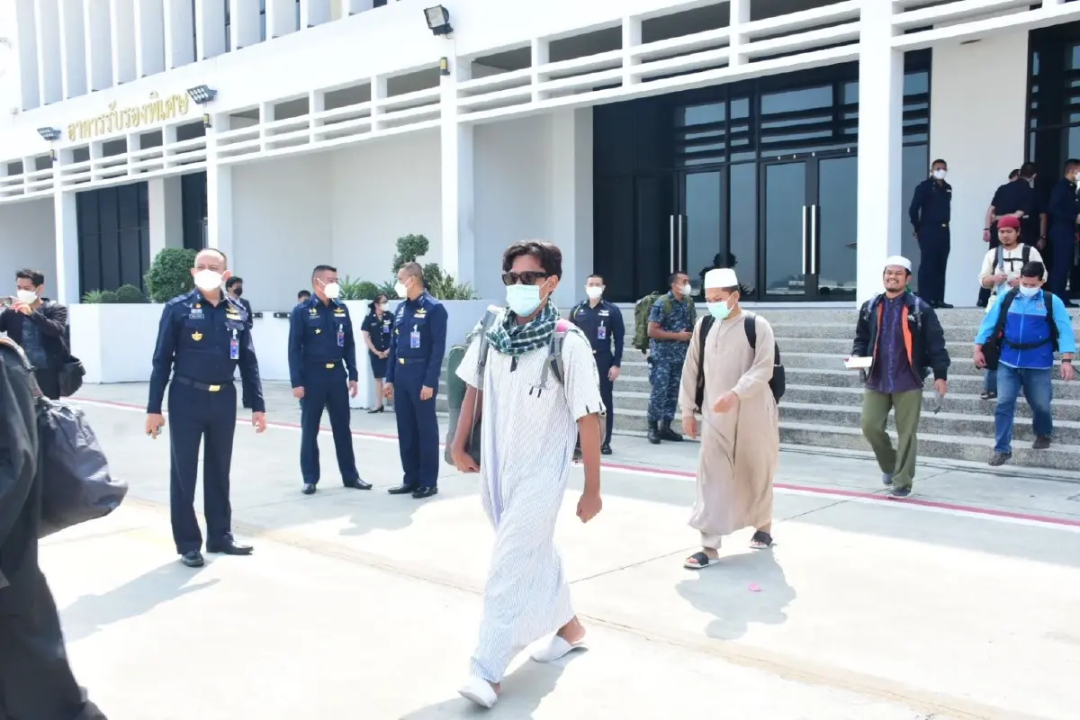 "กองทัพอากาศ" ร่วมกับ "ศอ.บต." ส่งนักศึกษาไทยในซูดาน กลับถึงภูมิลำเนา