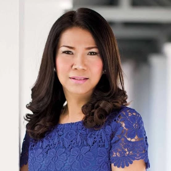 อ.เอ๋ รดา ทิพยเนตร  ผู้เชี่ยวชาญศาสตร์พยากรณ์เขมร