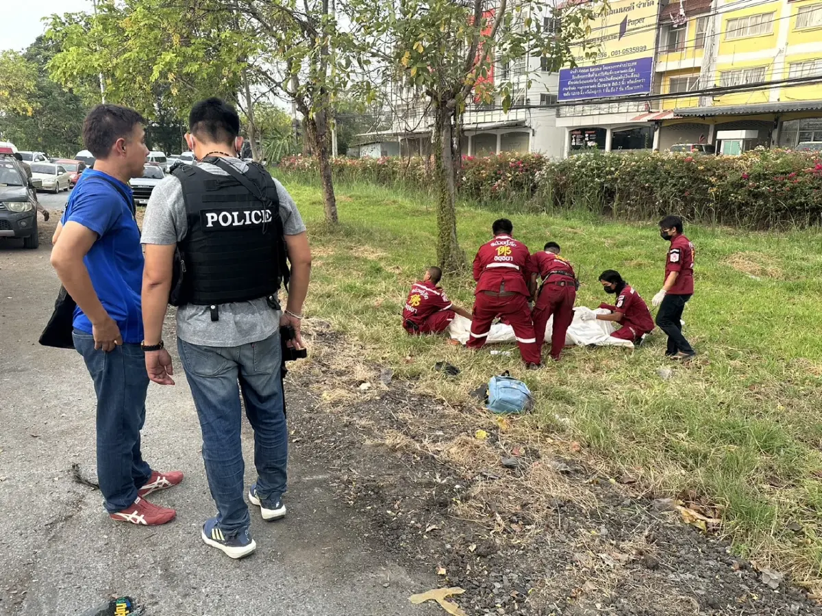 สาวโรงงานดวงกุด ถูกแก๊งลักรถที่ถูก ตร.ไล่ล่า ซิ่งกระบะชนดับ ขณะเดินข้ามถนน