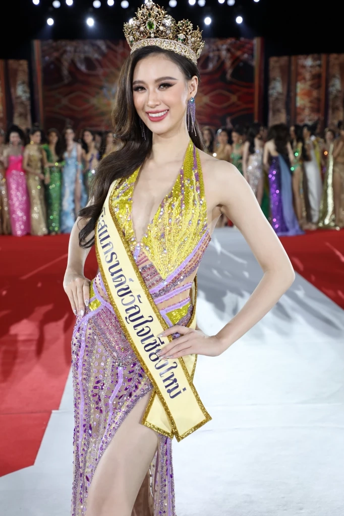 เฉือนชนะตัวเต็ง “เฌอเอม” ตอบคำถามสุดจึ้ง คว้ามิสแกรนด์ ขวัญใจเชียงใหม่