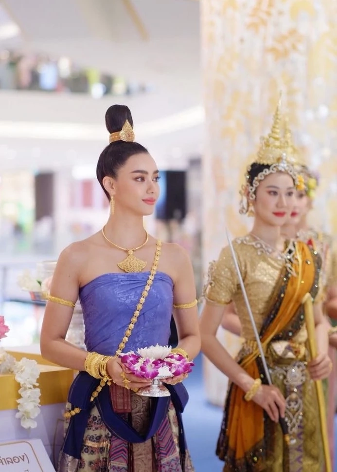 เปิดที่มาเครื่องประดับทองล้ำค่าเมื่อ “อแมนด้า”  แปลงโฉมเป็นนางกิมิทาเทวี