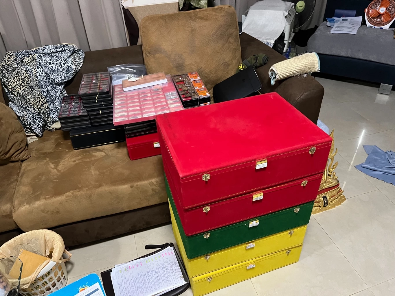 ลุยค้นบ้าน “จนท.ราชเทวี เรียกสินบน” ยึดเพิ่ม 6.9 ล้าน ซุกฟอร์จูนเนอร์