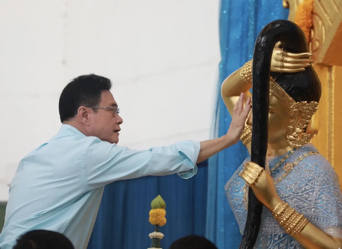 "ปชป." ทำบุญก้าวเข้าสู่ปีที่ 78 "จุรินทร์" ลั่นพร้อมรับใช้ปชช.แบบยั่งยืน