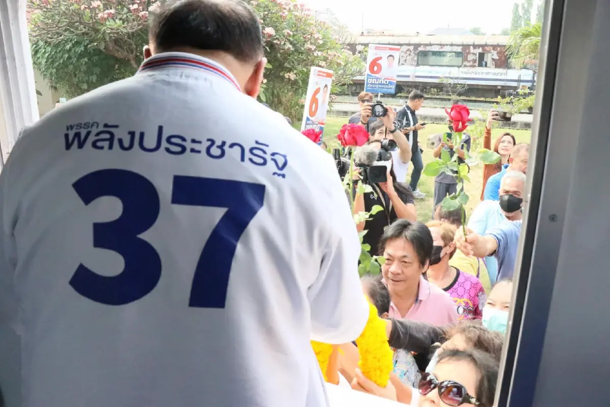"ลุงป้อม" ขออย่าเชื่อหลังเจอเกมใต้ดิน เชียร์เลือกพปชร. แต่ให้กาเบอร์อื่น