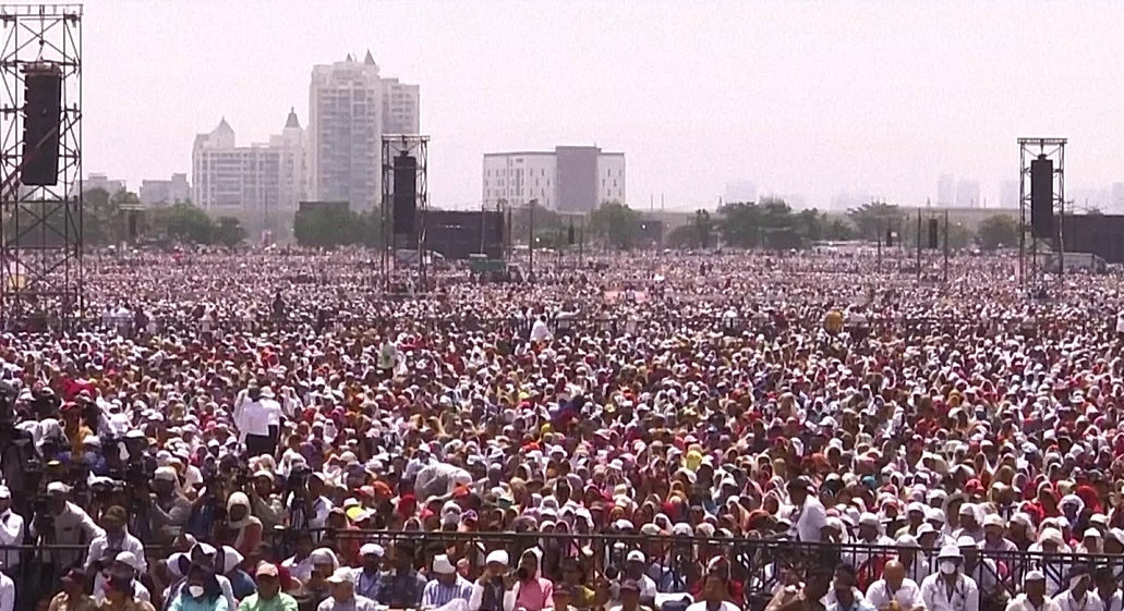 “ฮีทสโตรก” คร่าชีวิต 11 ราย ที่ร่วมงานกลางแจ้งในอินเดีย