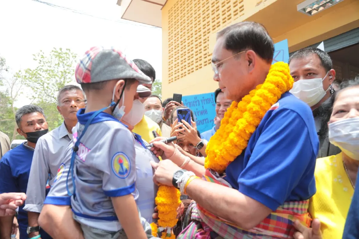 "บิ๊กตู่" อ้อนชาวอุดรฯ อยู่ต่ออีก 2 ปี ขอสานต่องานที่ยังค้างอยู่
