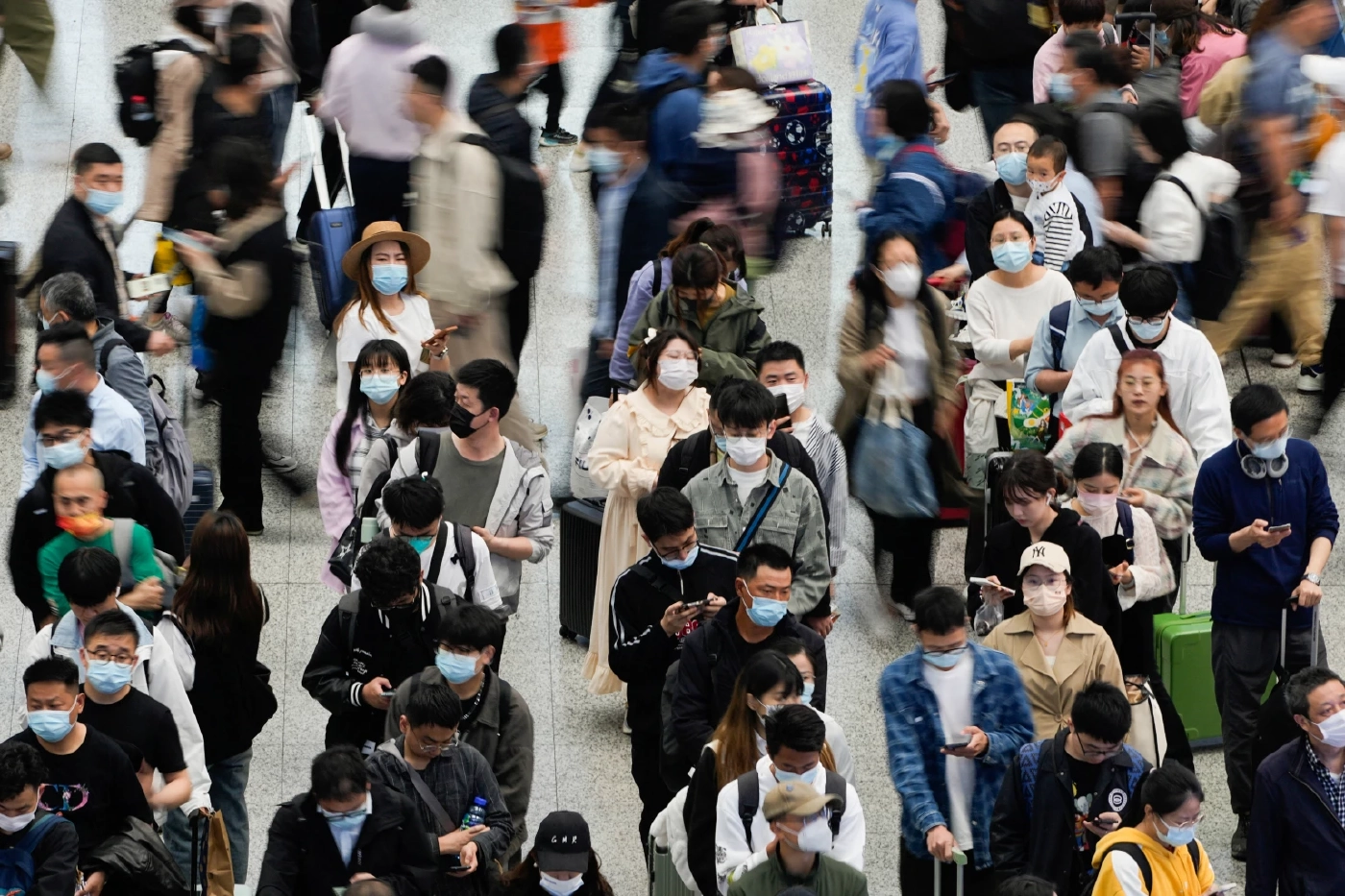 ชาวจีนเริ่มเดินทางหนาแน่นช่วงหยุดยาววันแรงงาน